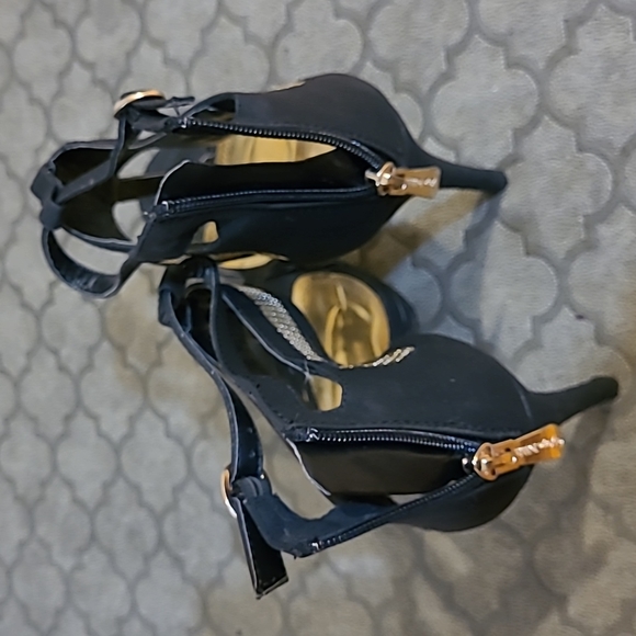 Cape Robbin heels - Picture 2 of 3